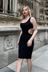 Kadın Siyah Vücuda Oturan Pencere/Cut Out Detaylı Askılı Elbise (zck0673)