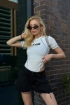 Kadın Beyaz Kl Alien Baskılı Tül Detay Kısa Kollu Bodysuit (ZCKSS129)