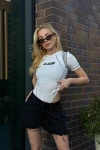 Kadın Beyaz Kl Alien Baskılı Tül Detay Kısa Kollu Bodysuit (ZCKSS129)