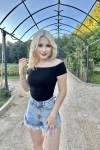 Kadın Siyah Madonna Yaka Yandan Büzme Detaylı Crop (ZCKSS135)