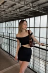Kadın Siyah Pencere Detaylı Açık Omuzlu Mini Yılbaşına Özel  Elbise (ZCKSA0319)