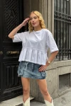 Kadın Beyaz Volanlı Oversize T-shirt (ZCKSS163)
